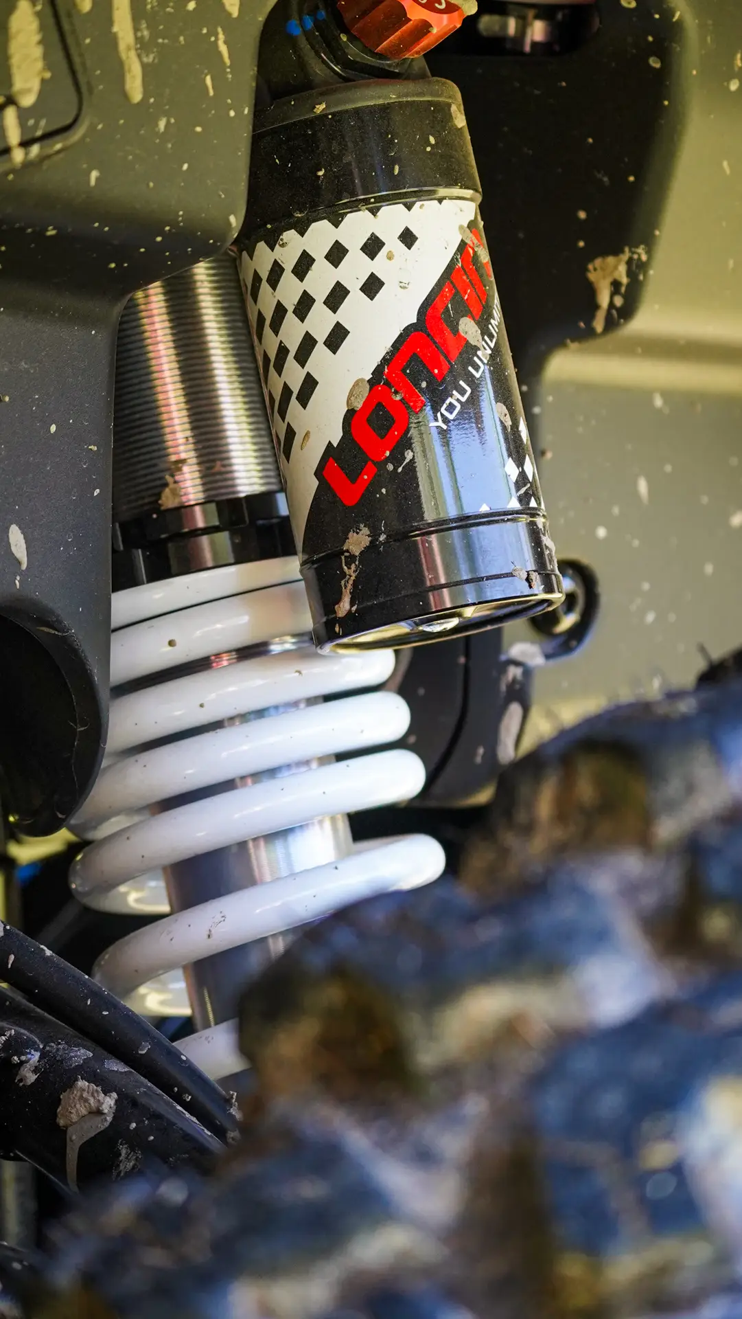 Loncin XWolf 1000L (T3b ABS) – Stoßdämpfer/Federbein-Detail | Loncin ATV Action bei Brunner ATV Nation Augsburg