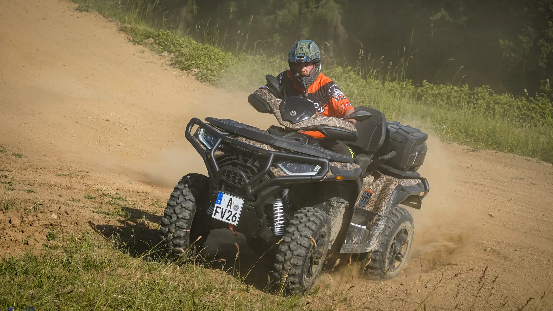 Loncin XWolf 1000L (T3b ABS) – Camo Drift auf Sandpiste Tschechien | Loncin ATV Action bei Brunner ATV Nation Augsburg