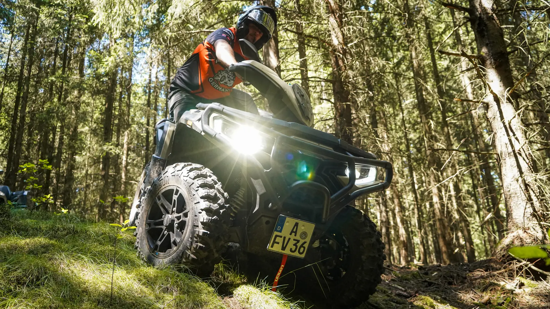 Loncin XWolf 1000L (T3b ABS) – Hangauffahrt Waldkuppe Gegenlicht Böhmen | Loncin ATV Action bei Brunner ATV Nation Augsburg