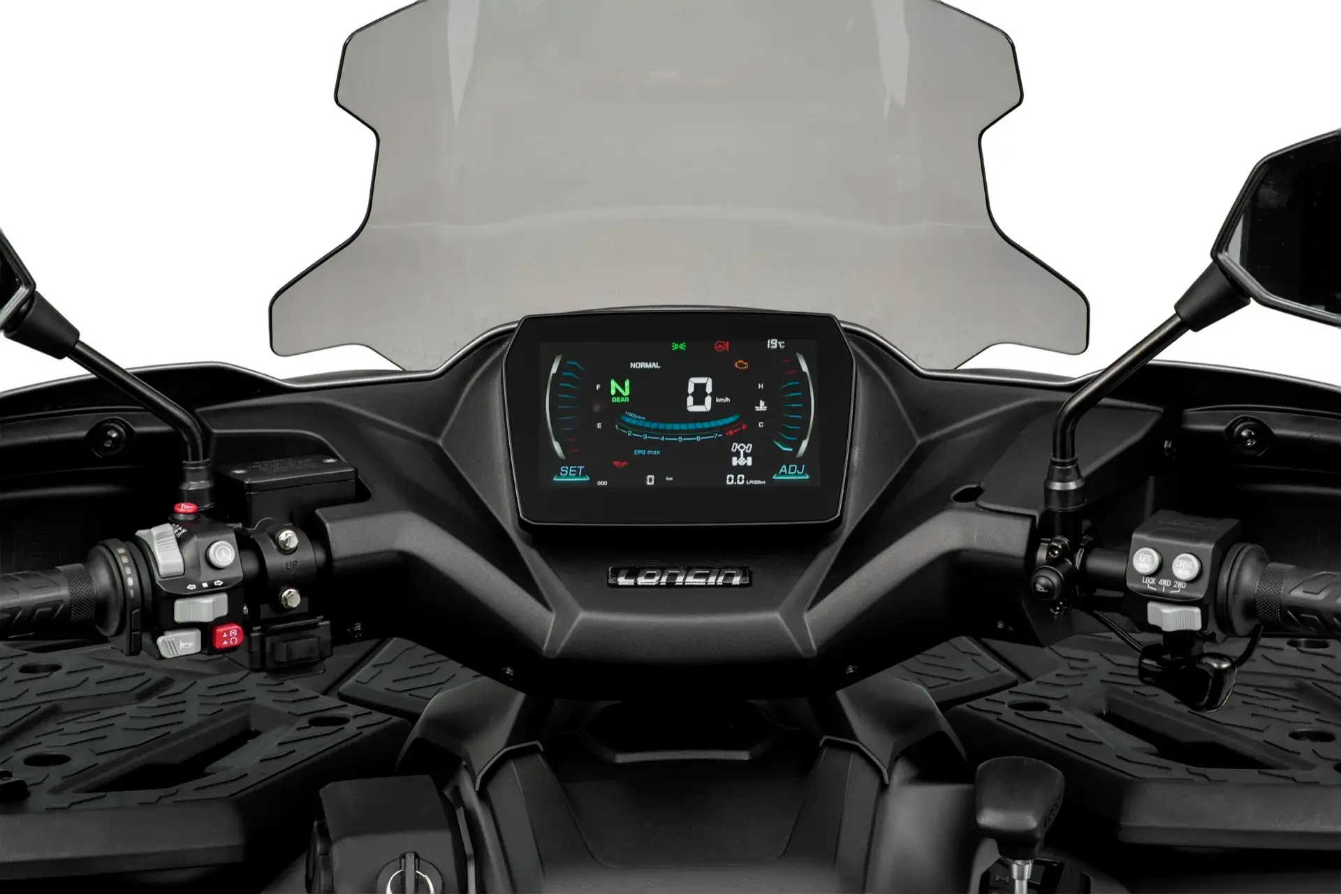 Loncin XWolf 1000L Land Trekker Grau matt mit goldenem Bumper – Detail Cockpit mit TFT-Display und Windschild | Loncin ATV bei Brunner ATV Nation Augsburg